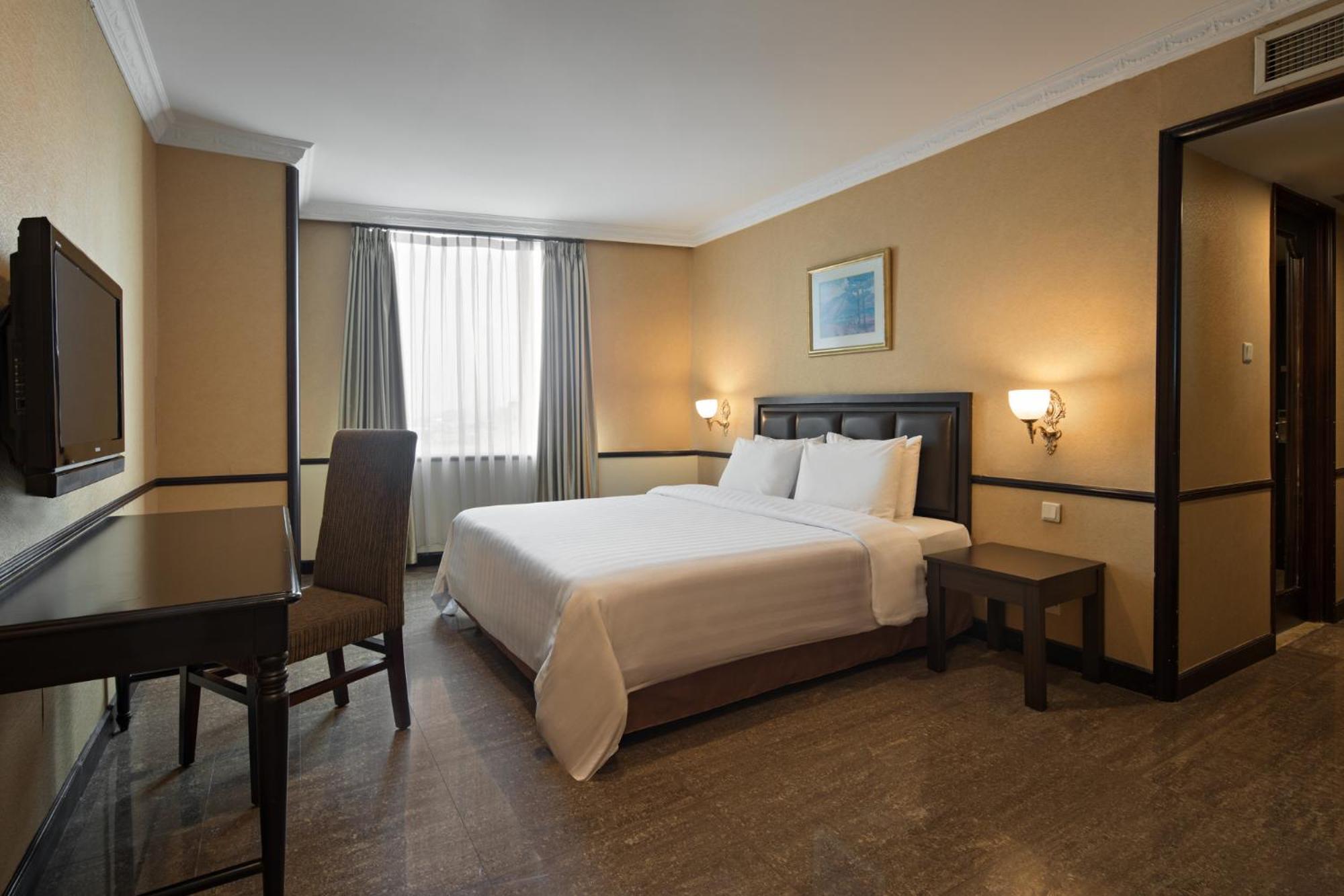 Club Double or Twin Room,1212930061:JPEG